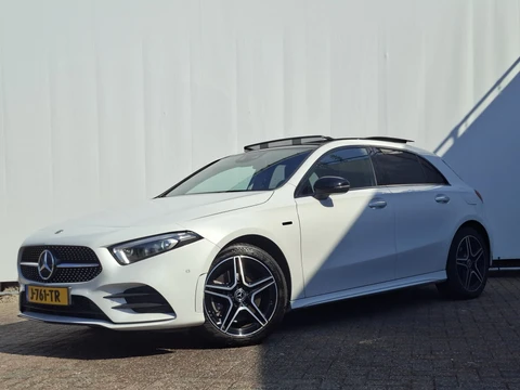 Mercedes-Benz A-Klasse 250 e Business Solution PHEV AMG Pano Trekhaak Memory Sfeerverl Orig.NL!