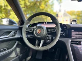 Porsche Taycan – thumbnail 10