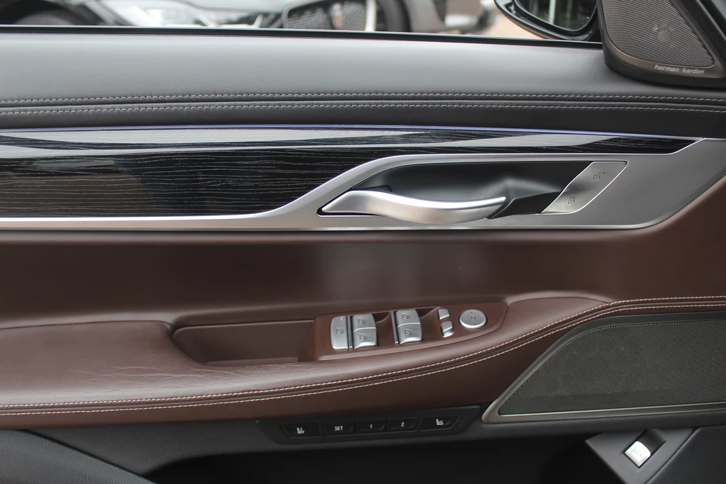BMW 7 Serie – foto 38