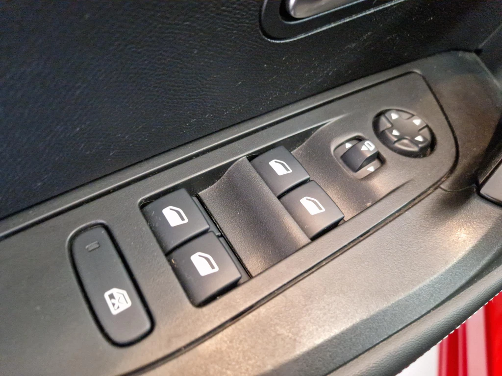 Peugeot e-2008 – foto 12