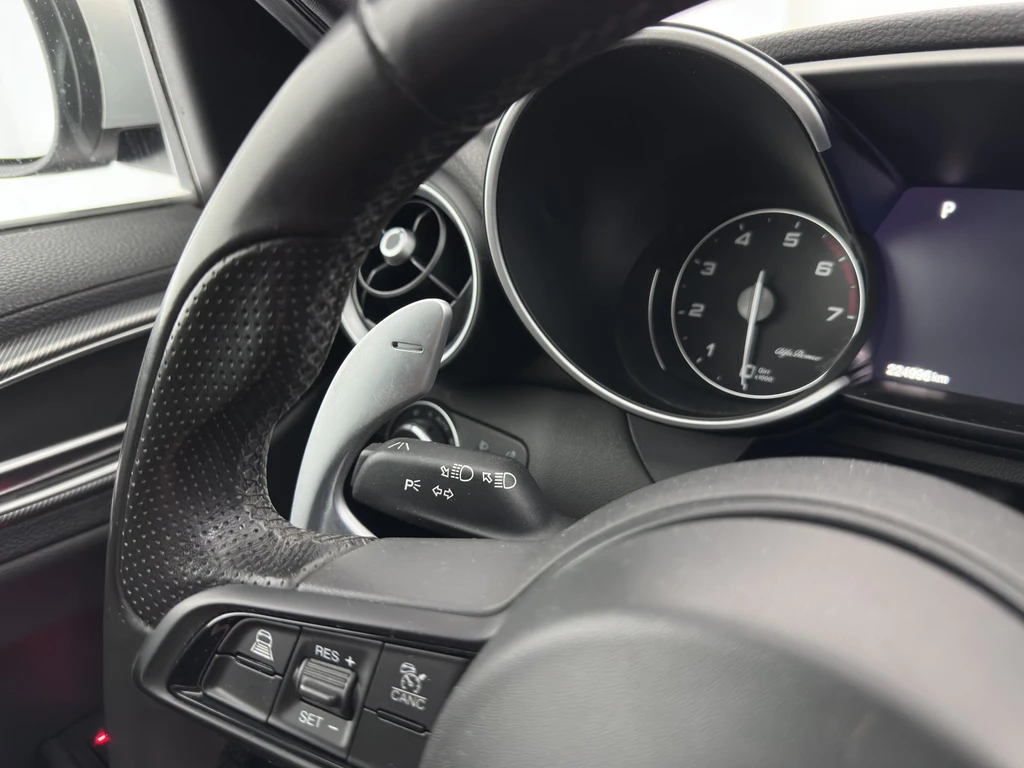 Alfa Romeo Giulia – foto 23