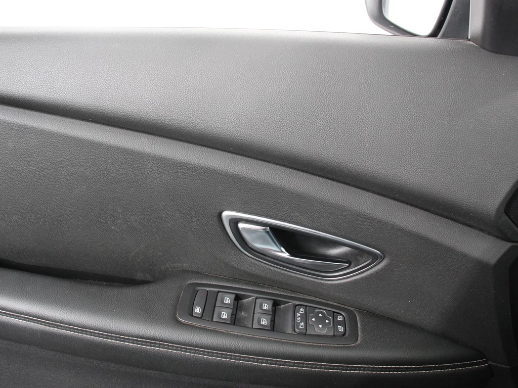 Renault Grand Scénic – foto 11
