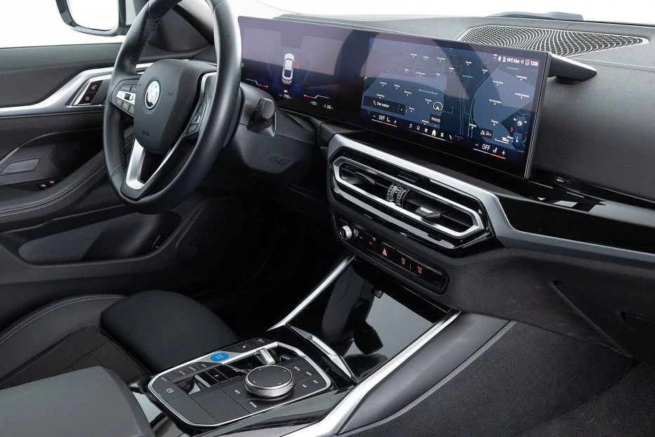 BMW i4 – foto 11