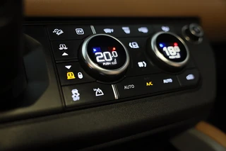 Land Rover Defender – thumbnail 22