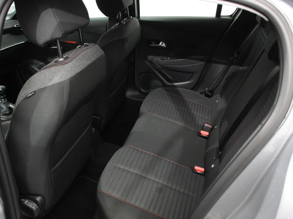 Peugeot 208 – foto 11