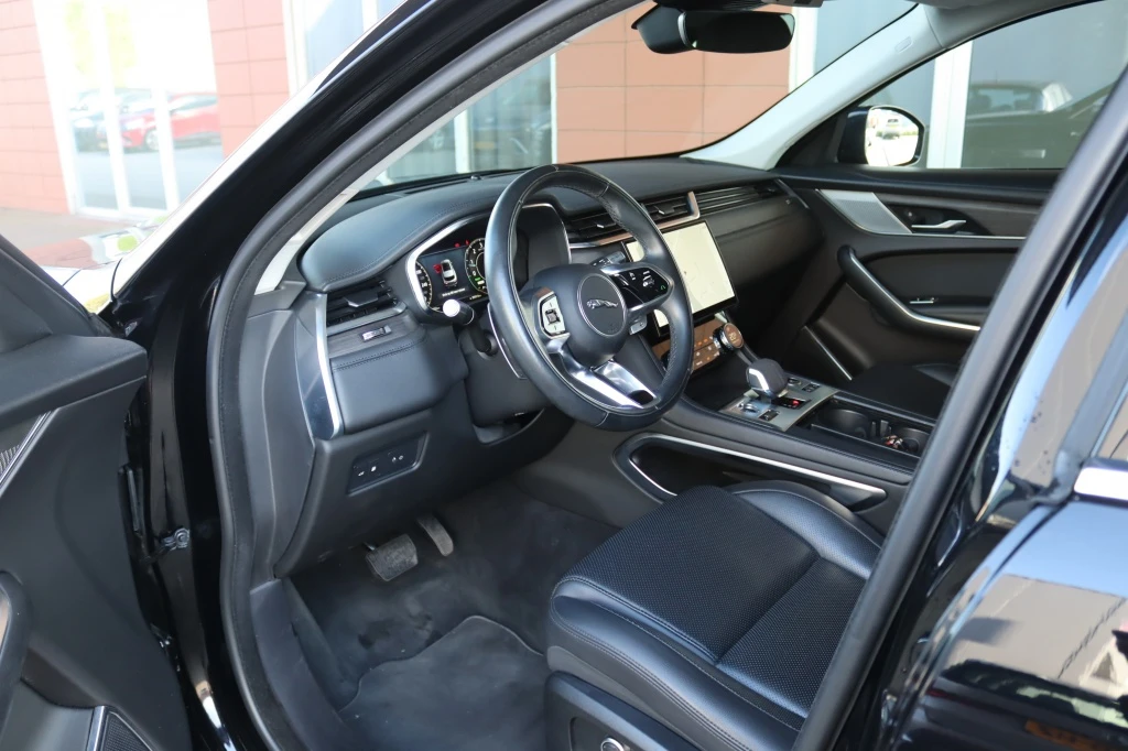 Jaguar F-PACE – foto 12
