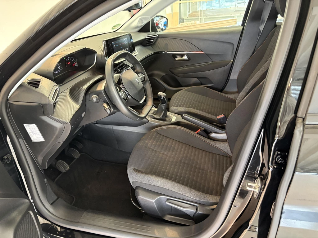 Peugeot 208 – foto 8