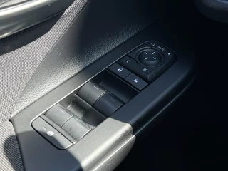 Toyota C-HR – thumbnail 11