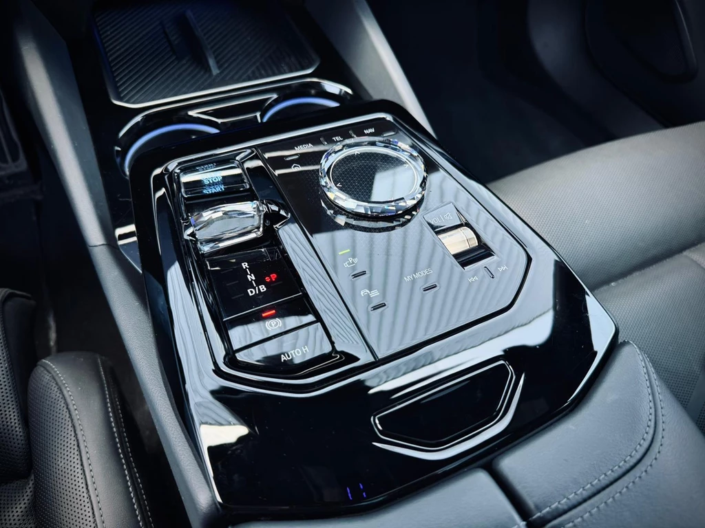 BMW i5 – foto 38