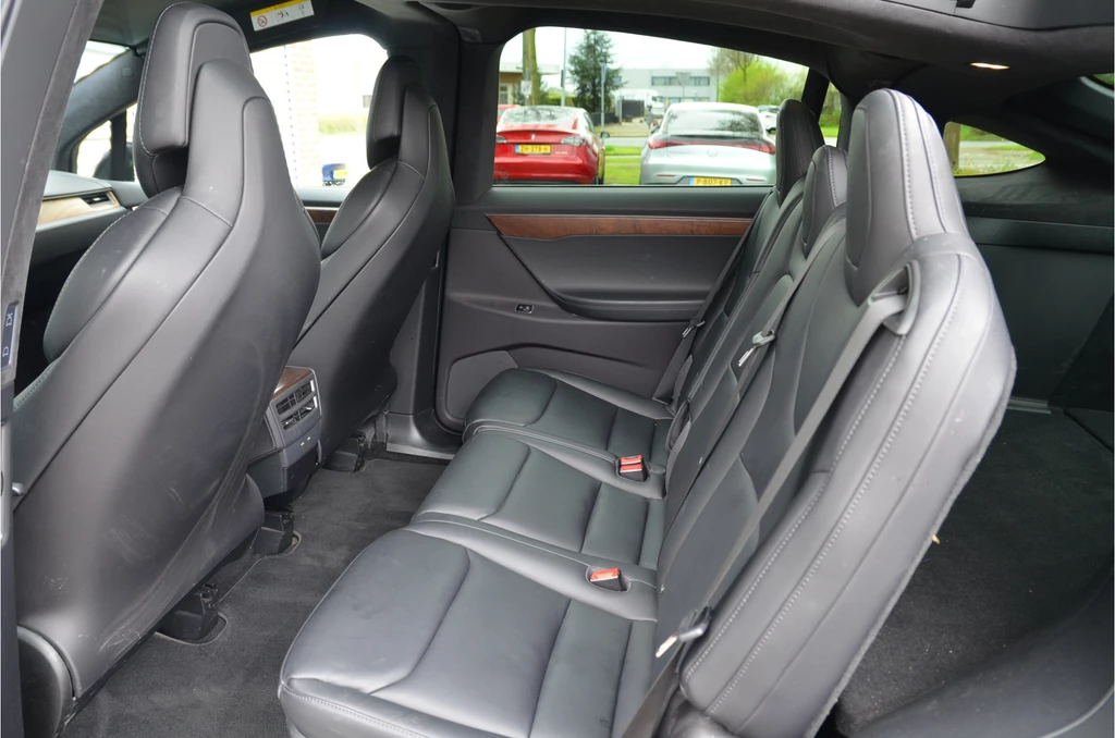 Tesla Model X – foto 14