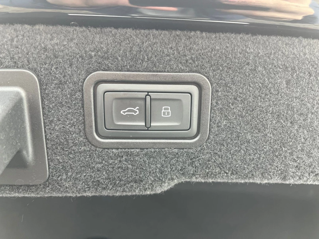 Audi A8 – foto 16