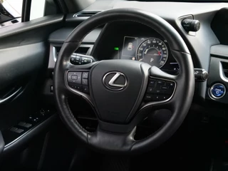 Lexus UX – thumbnail 22
