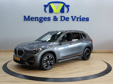BMW X1 sDrive20i Business Edition Airco ECC | Head Up Display | Apple Carplay | Camera |  LED | Cruise Control | Isofix | NAP