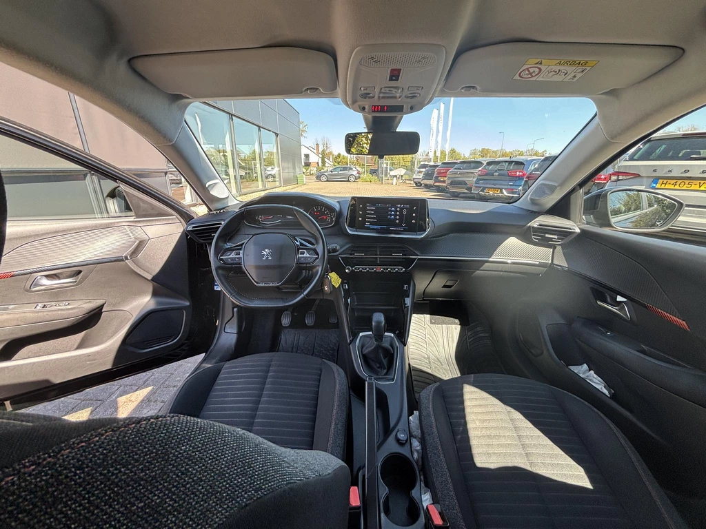 Peugeot 208 – foto 24