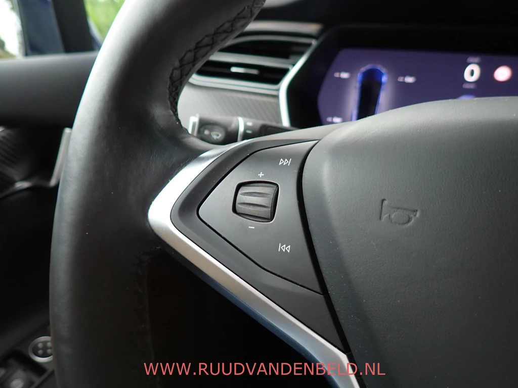 Tesla Model X – foto 28