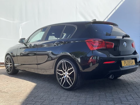 BMW 1 Serie 118i Executive Stoelverwarming AudioNavi Parksystem