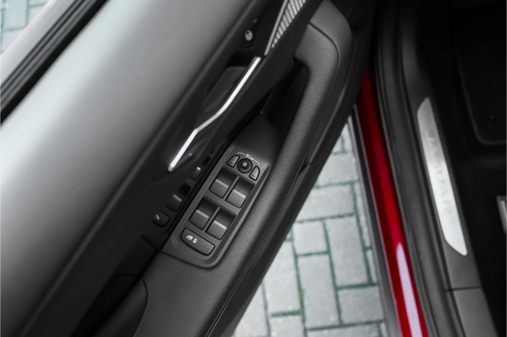 Jaguar I-PACE – foto 39
