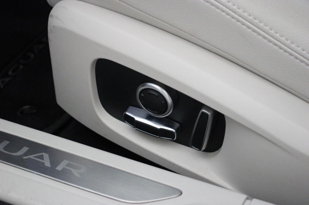 Jaguar XF – foto 19