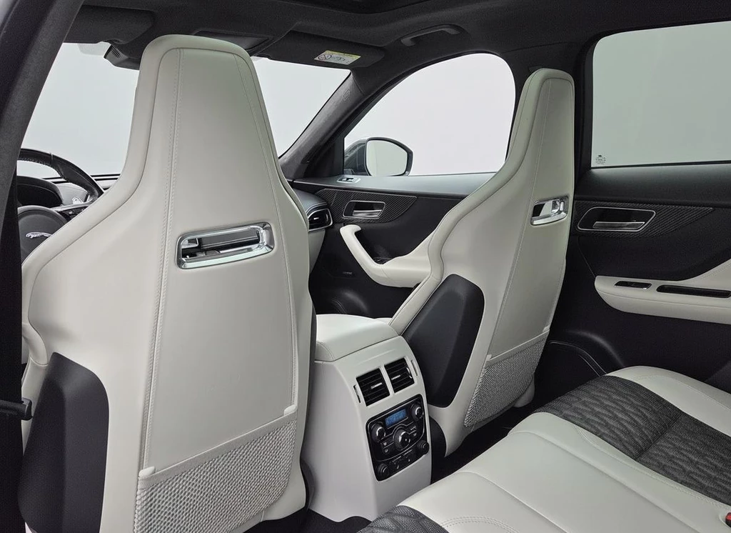Jaguar F-PACE – foto 17