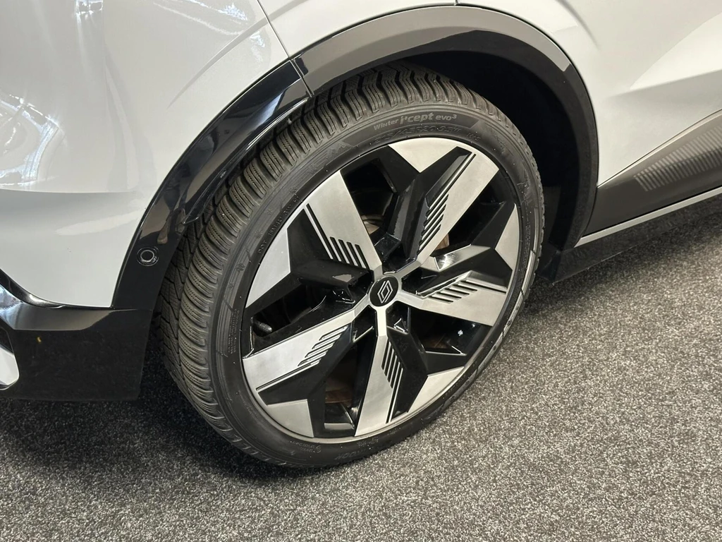 Renault Megane E-Tech – foto 11