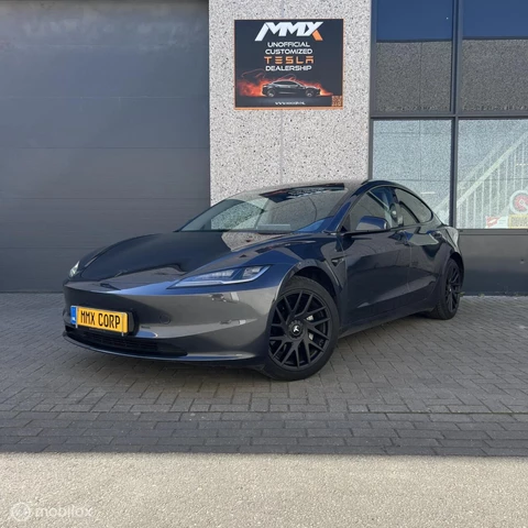 Tesla Model 3 Standard Range HIGHLAND + MMX PACK + TREKHAAK