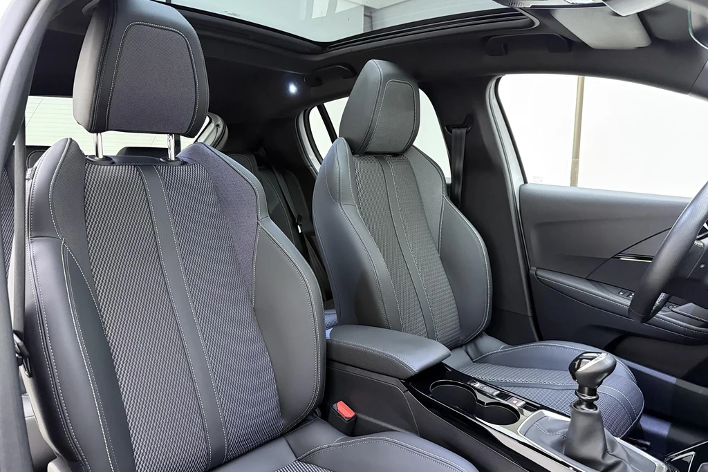 Peugeot 208 – foto 13