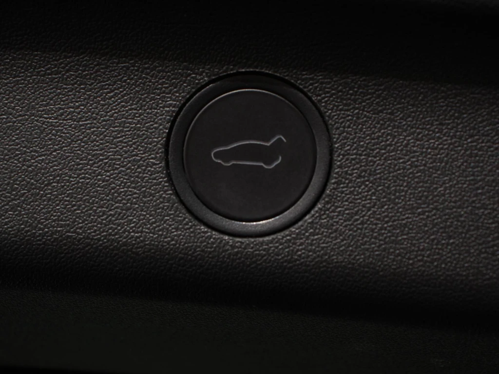 Tesla Model Y – foto 24