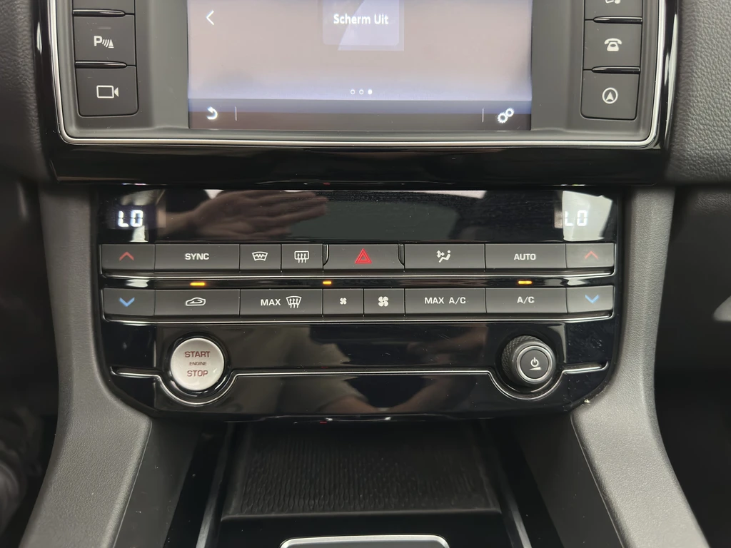 Jaguar F-PACE – foto 18