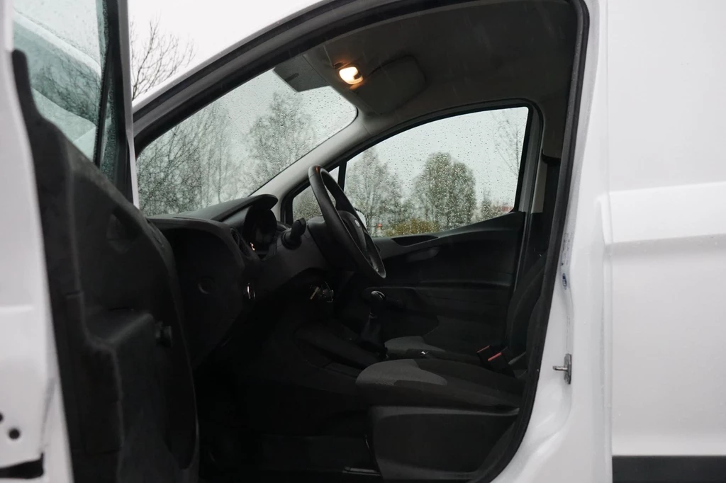 Ford Transit Courier – foto 11