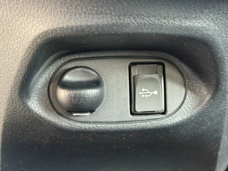 Toyota Yaris – thumbnail 33
