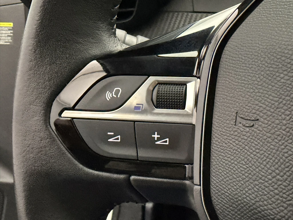 Peugeot e-208 – foto 17