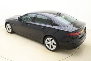 Jaguar XE – thumbnail 3