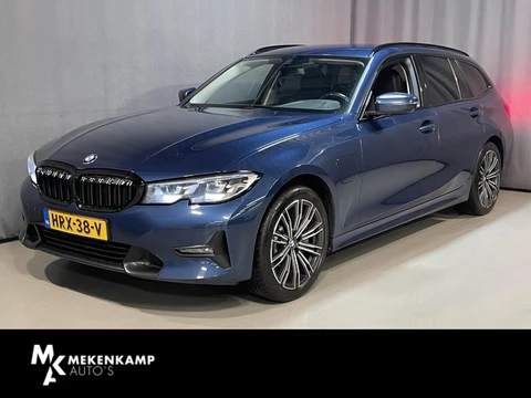BMW 3-serie Touring 330e xDrive Sport Line 18"/Sportstoelen + memory/Stoel + stuurverwarming/Keyless/PDC/Apple Carplay & Android Auto