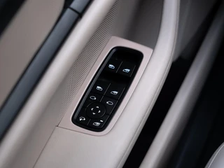 Porsche Taycan – thumbnail 29