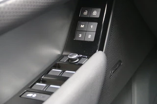 Land Rover Range Rover Velar – thumbnail 22