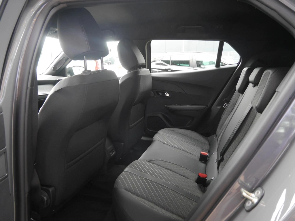 Peugeot e-2008 – foto 10