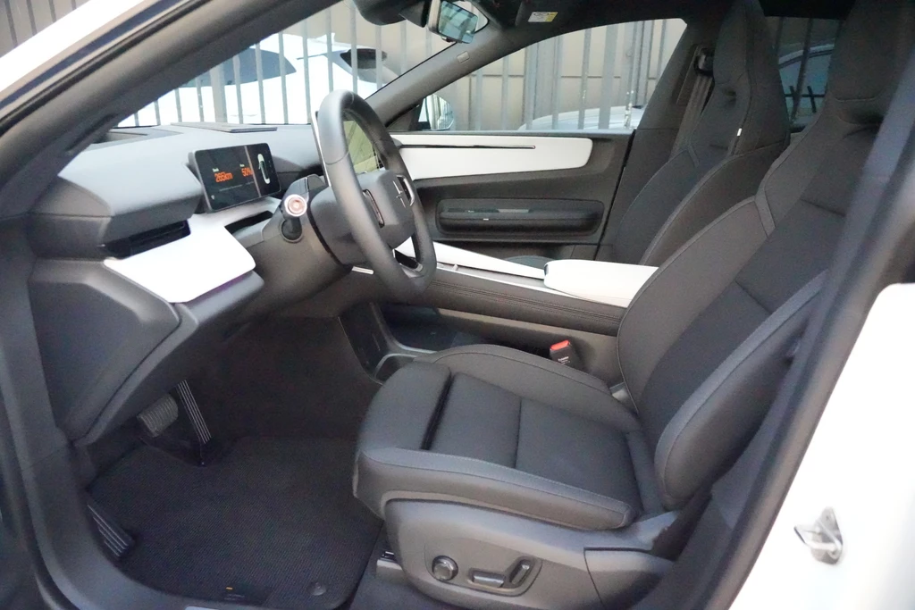 Polestar 4 – foto 11