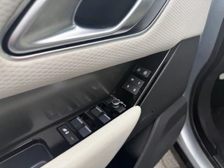 Land Rover Range Rover Velar – thumbnail 29