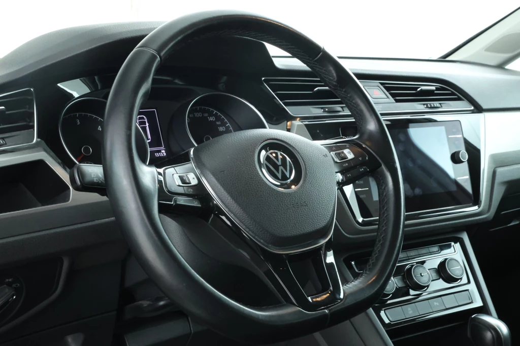 Volkswagen Touran – foto 9