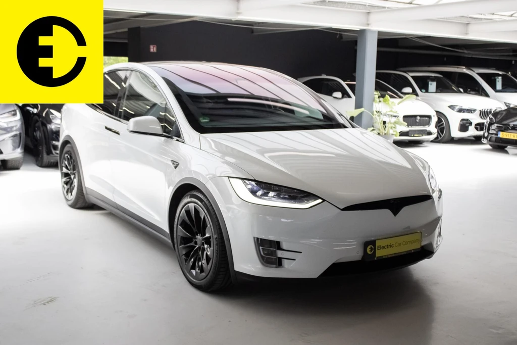 Tesla Model X – foto 8