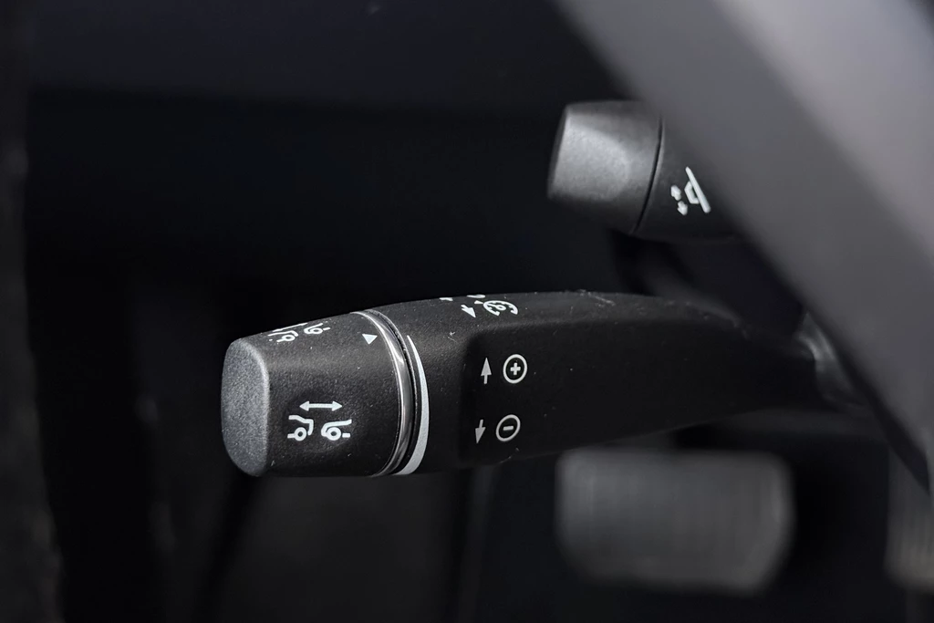 Tesla Model X – foto 16