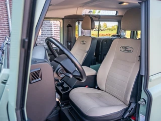 Land Rover Defender – thumbnail 16