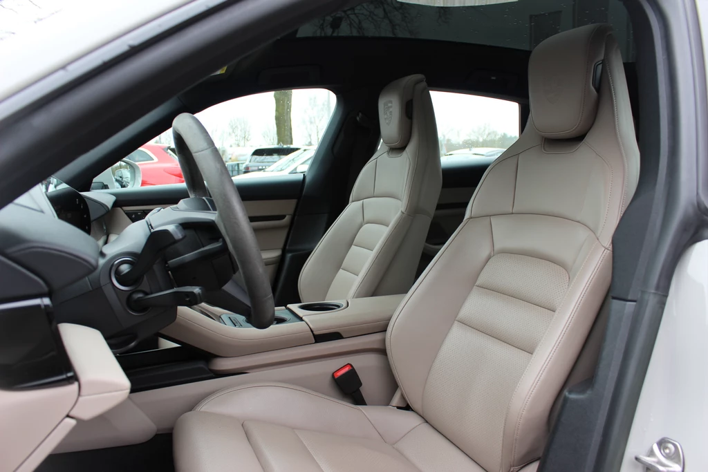 Porsche Taycan – foto 12