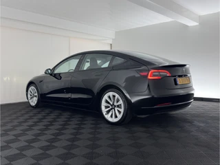 Tesla Model 3 – thumbnail 2