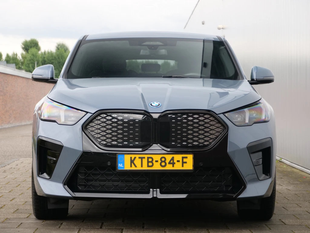 BMW iX2 – foto 8