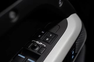 Land Rover Defender – thumbnail 39