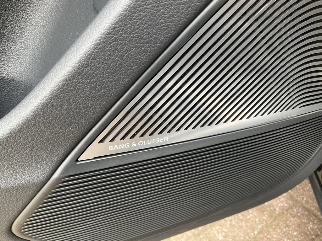 Audi RSQ8 – foto 34