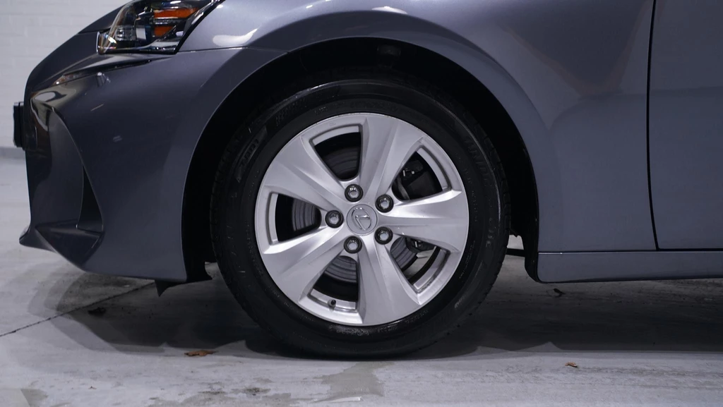 Lexus IS – foto 11