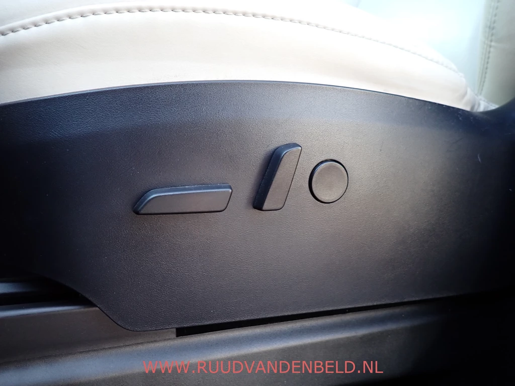 Tesla Model X – foto 17
