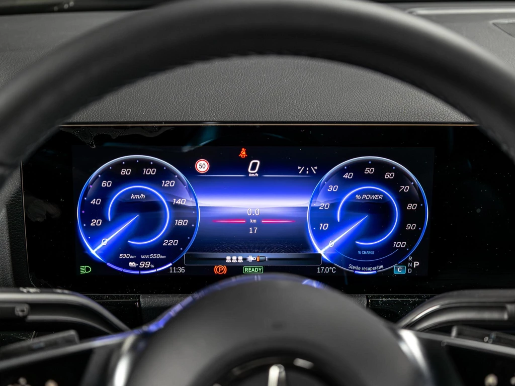 Mercedes-Benz EQA – foto 11